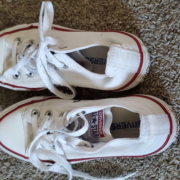 Converse Chuck-Taylors - Picture 5 of 6